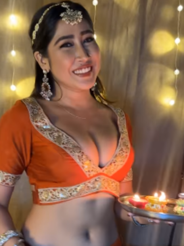 Sofia Ansari hot diwali look
